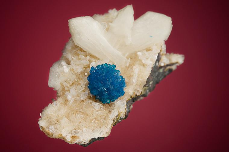 CAVANSITE on STILBITE