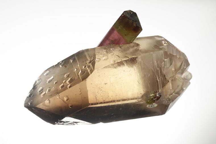 ELBAITE on QUARTZ
