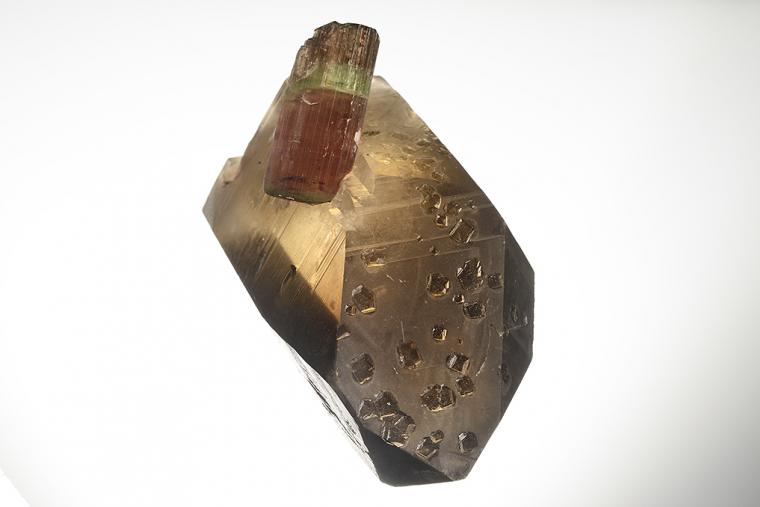 ELBAITE on QUARTZ