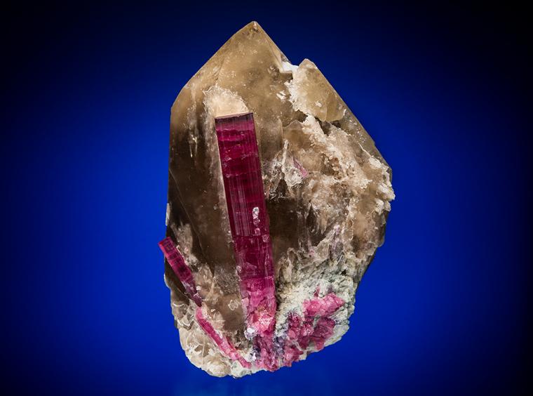 ELBAITE on QUARTZ