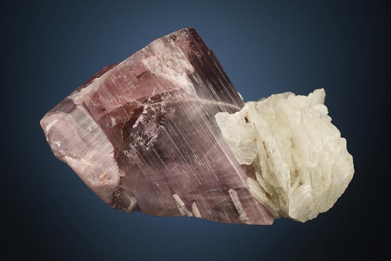 ELBAITE with ALBITE var. Cleavelandite
