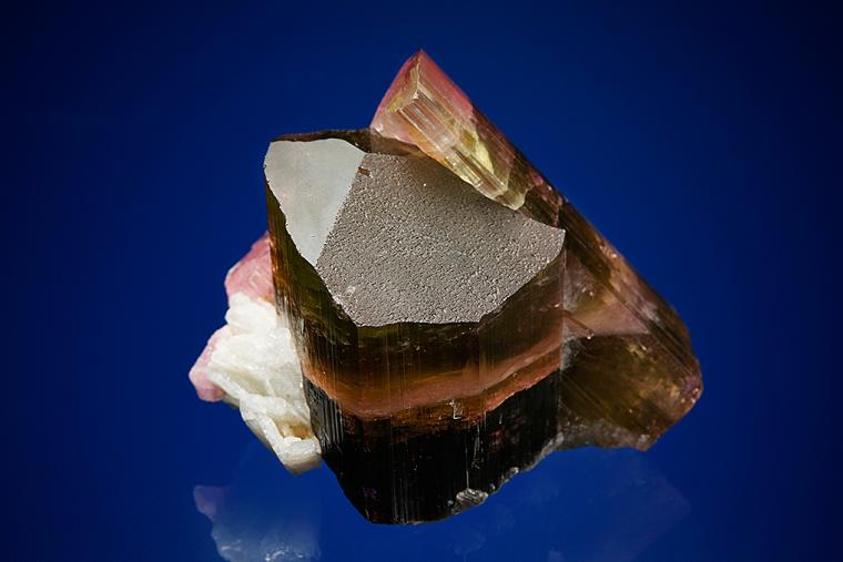 ELBAITE with ALBITE var. Cleavelandite
