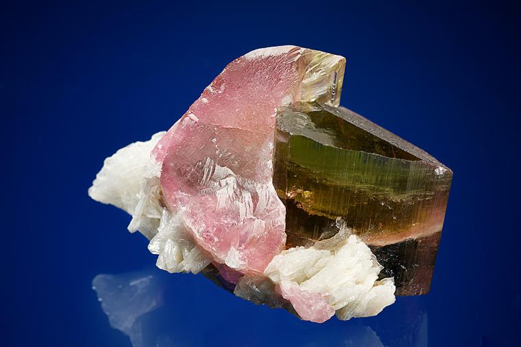 ELBAITE with ALBITE var. Cleavelandite