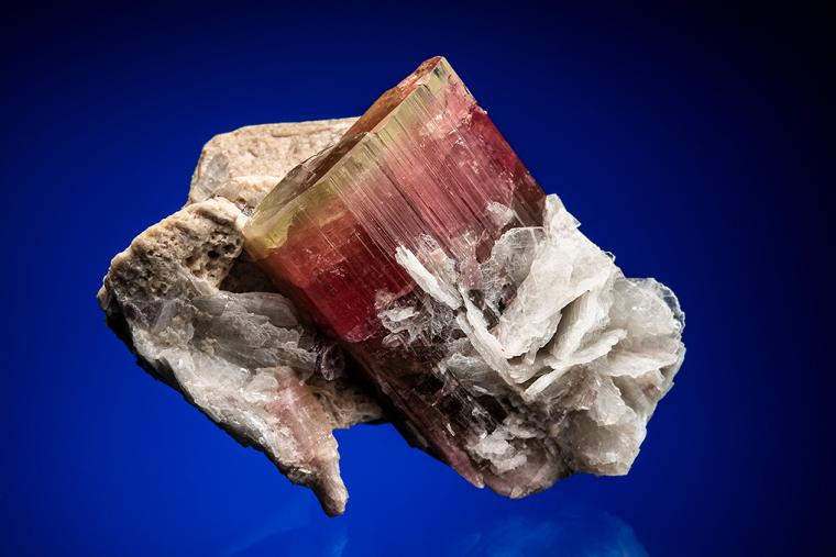 ELBAITE with ALBITE var. Cleavelandite, MICROCLINE and LEPIDOLITE