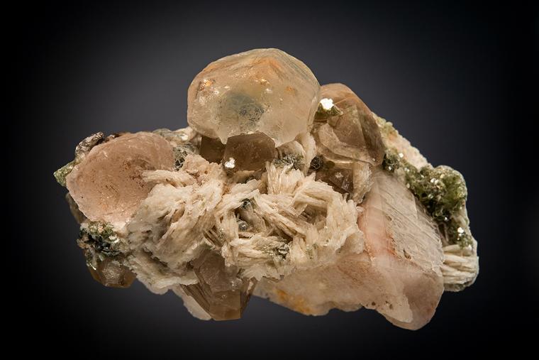 BERYL var. Morganite/Aquamarine with QUARTZ and ALBITE on MICROCLINE