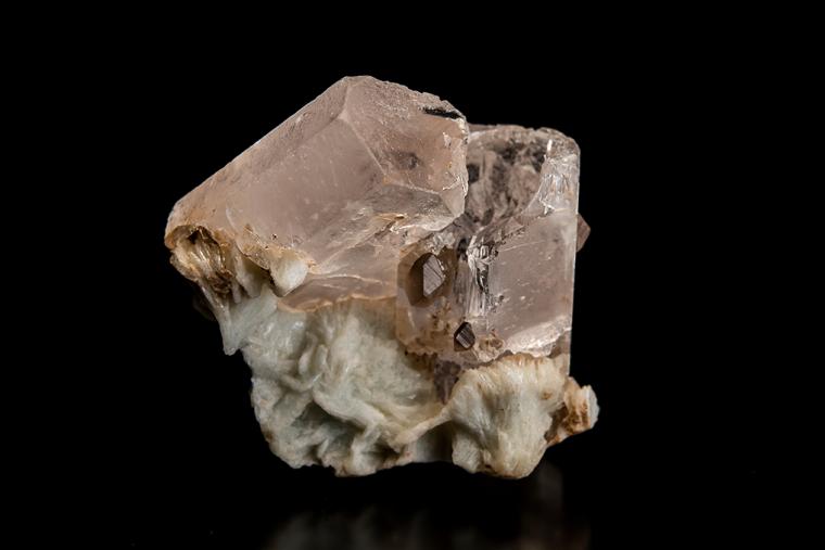 BERYL var. Morganite on ALBITE var. Cleavelandite