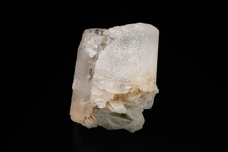 BERYL var. Morganite on ALBITE var. Cleavelandite