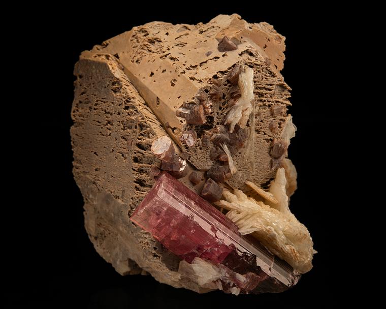 ELBAITE with LEPIDOLITE and ALBITE var. Cleavelandite on MICROCLINE