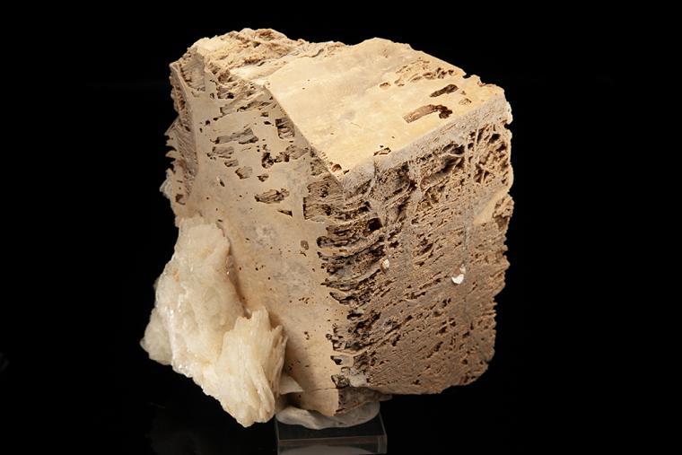 ELBAITE with LEPIDOLITE and ALBITE var. Cleavelandite on MICROCLINE