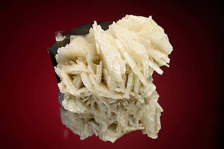 ELBAITE with TOPAZ and ALBITE var. Cleavelandite