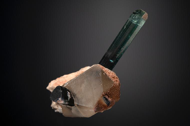 ELBAITE on QUARTZ and ALBITE var. Cleavelandite (repaired)