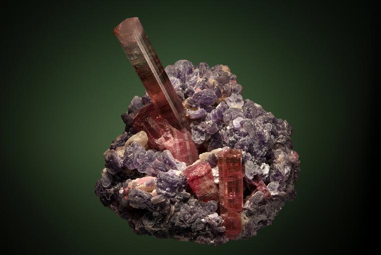 ELBAITE on LEPIDOLITE (repaired)