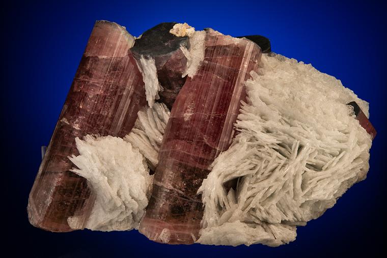 ELBAITE with ALBITE var. Cleavelandite