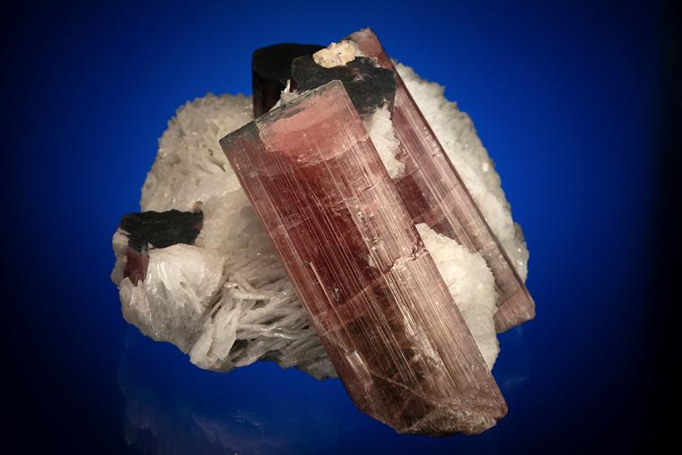 ELBAITE with ALBITE var. Cleavelandite