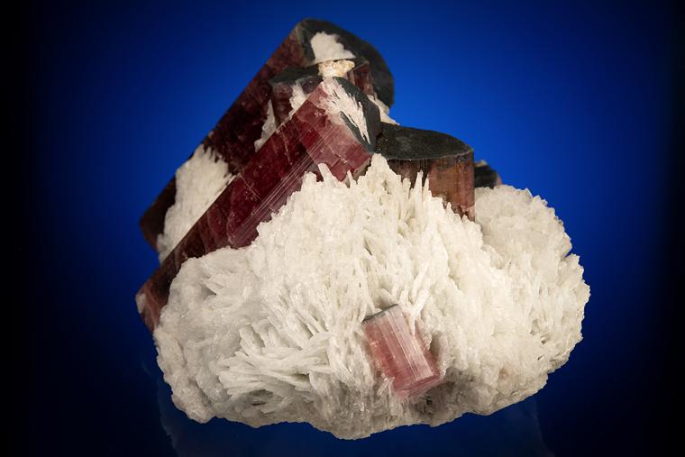 ELBAITE with ALBITE var. Cleavelandite