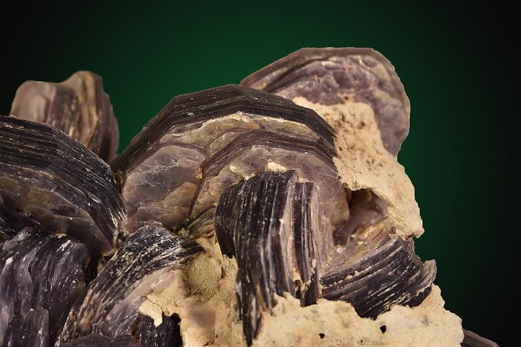 LEPIDOLITE on ALBITE var. Cleavelandite