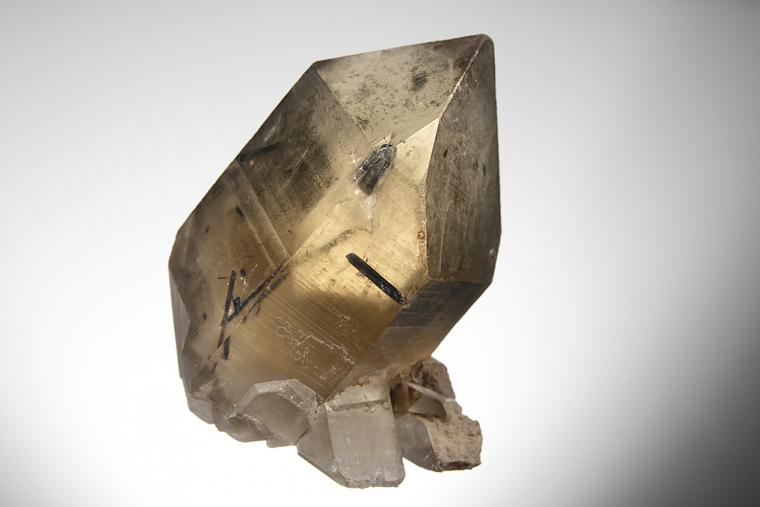 QUARTZ var. Smoky with Tourmaline inclusion