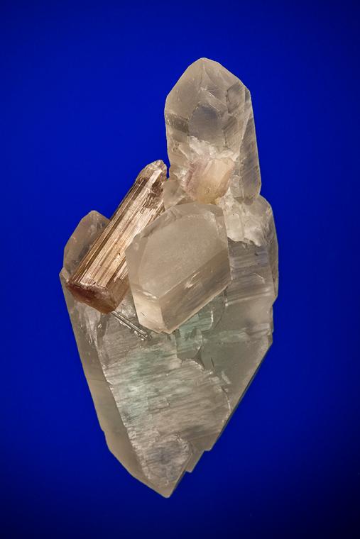 ELBAITE on QUARTZ