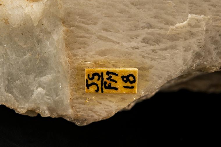 MICROCLINE (Baveno twin) on ALBITE var. Cleavelandite