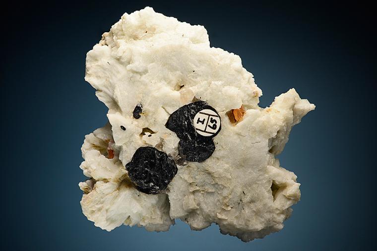 SCHORL with ALBITE var. Cleavelandite