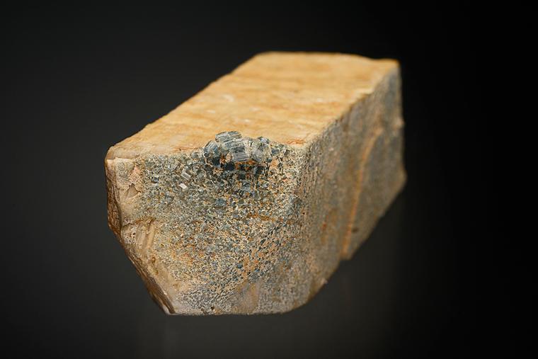 APATITE on MICROCLINE (Baveno twin)