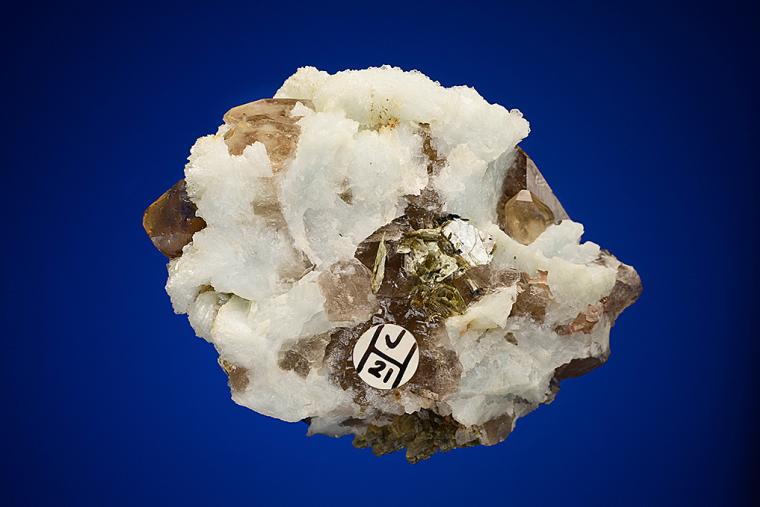 MUSCOVITE on QUARTZ and ALBITE var. Cleavelandite