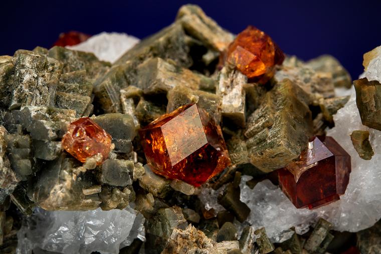 GROSSULAR on DIOPSIDE