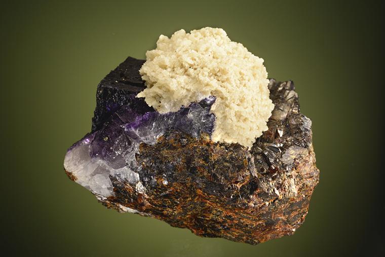 BARITE and FLUORITE on SPHALERITE