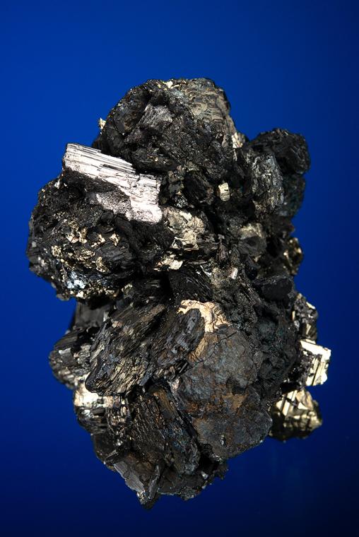 DJURLEITE on PYRITE
