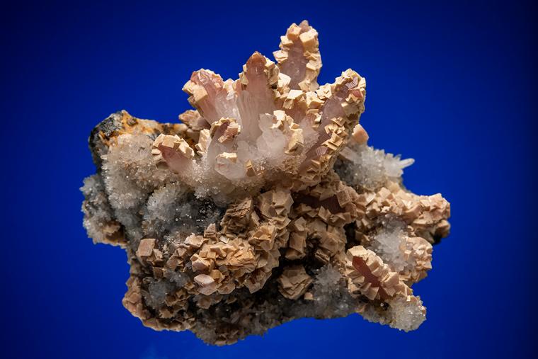 QUARTZ with RHODOCHROSITE
