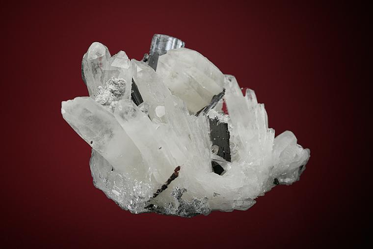 HÜBNERITE on QUARTZ