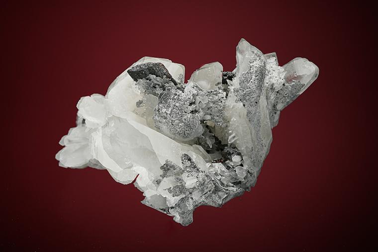 HÜBNERITE on QUARTZ