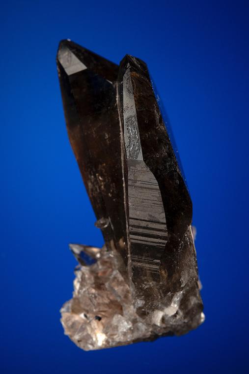 QUARTZ var. Smoky (Japan-law twin)
