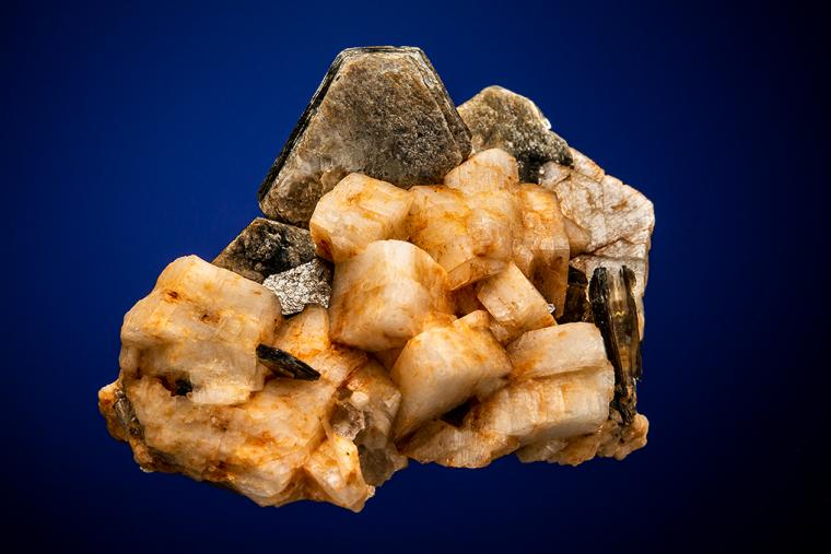 MUSCOVITE on ALBITE