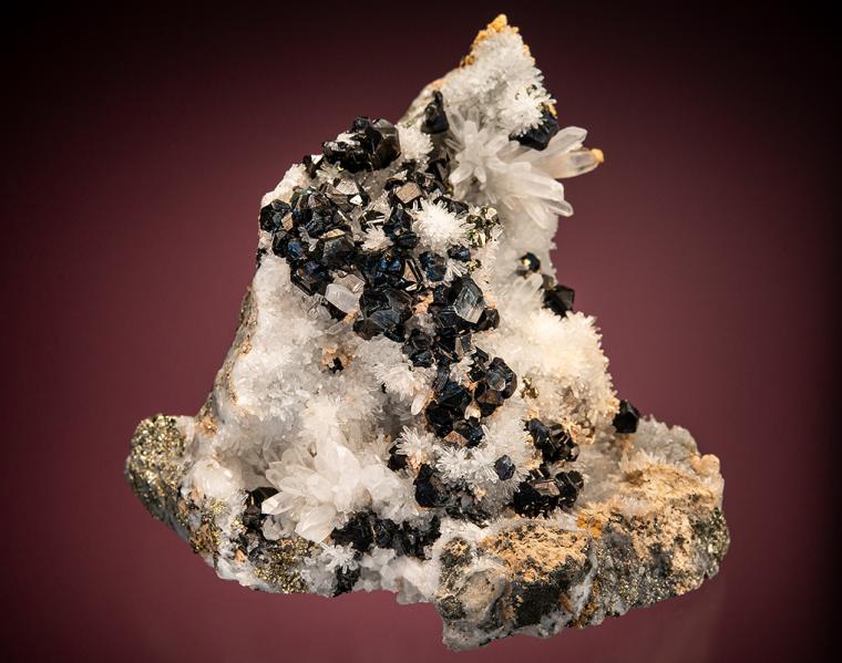SPHALERITE on QUARTZ
