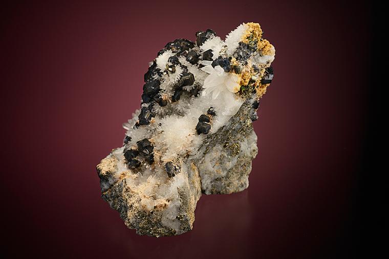 SPHALERITE on QUARTZ