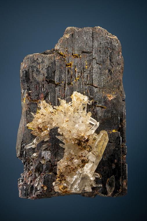 HÜBNERITE with QUARTZ
