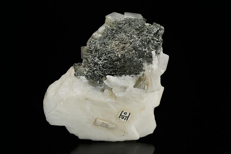 APOPHYLLITE