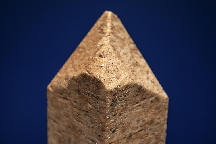 MICROCLINE (Baveno twin)