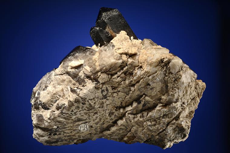 QUARTZ var. Smoky with ALBITE var. Cleavelandite