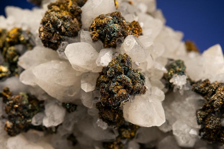 SPHALERITE with CHALCOPYRITE and PYRITE on QUARTZ