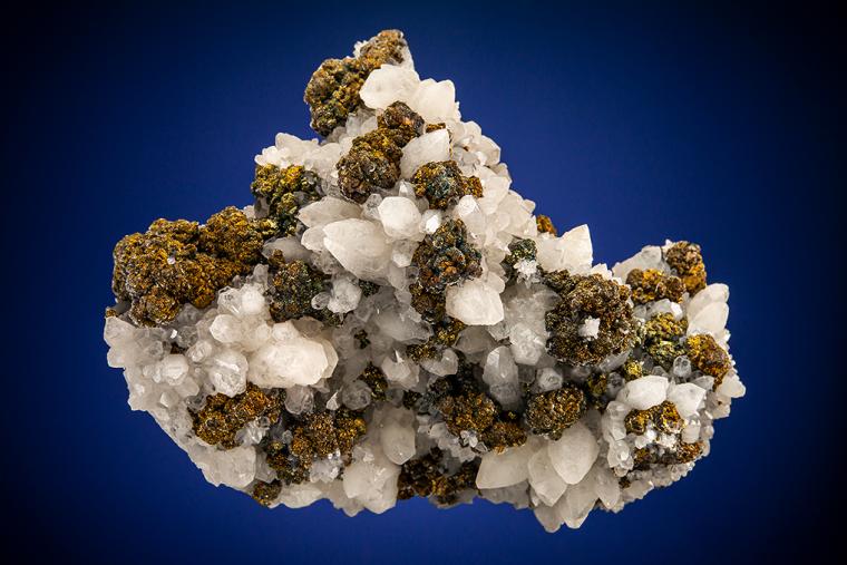 SPHALERITE with CHALCOPYRITE and PYRITE on QUARTZ