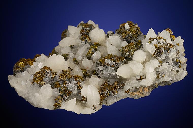 SPHALERITE with CHALCOPYRITE and PYRITE on QUARTZ