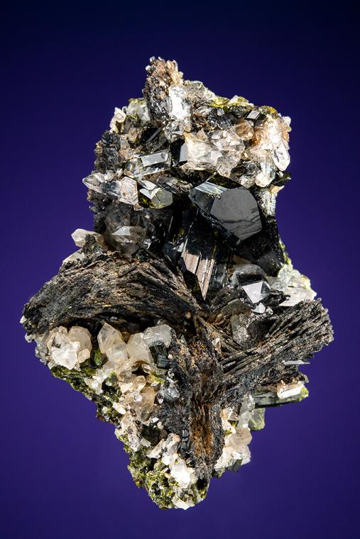 EPIDOTE with MAGNETITE