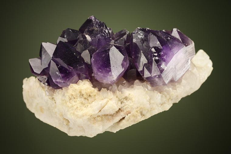 QUARTZ var. Amethyst