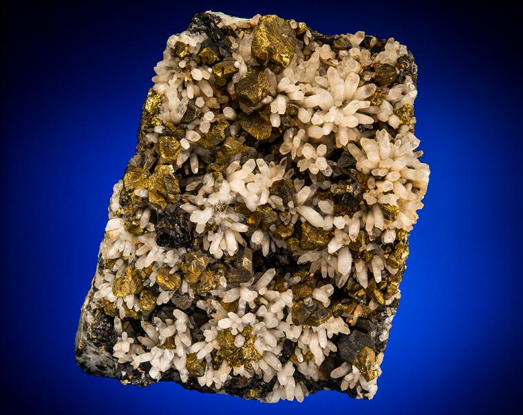 CHALCOPYRITE with SPHALERITE on QUARTZ