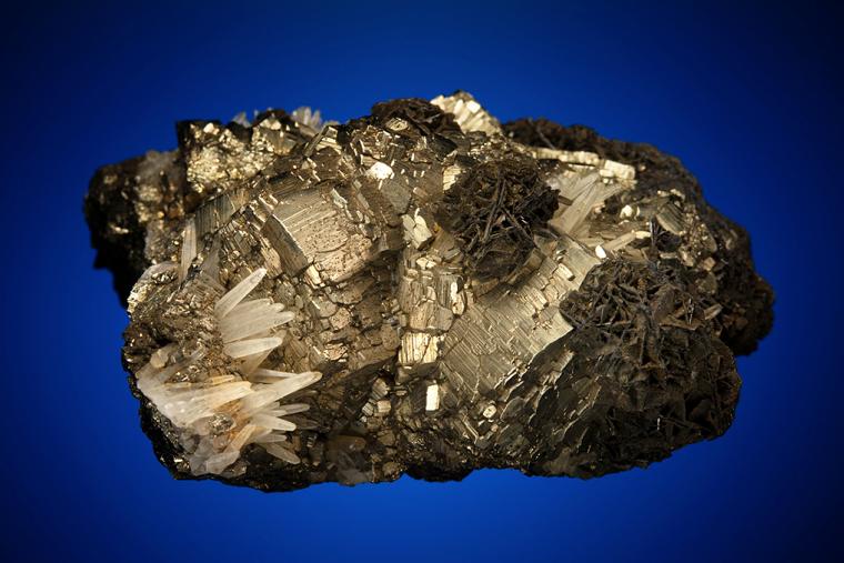WURTZITE and QUARTZ on PYRITE