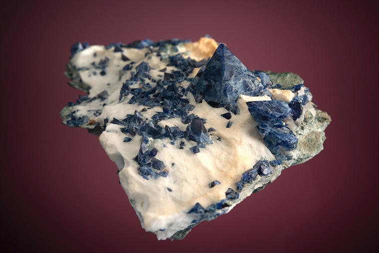 BENITOITE