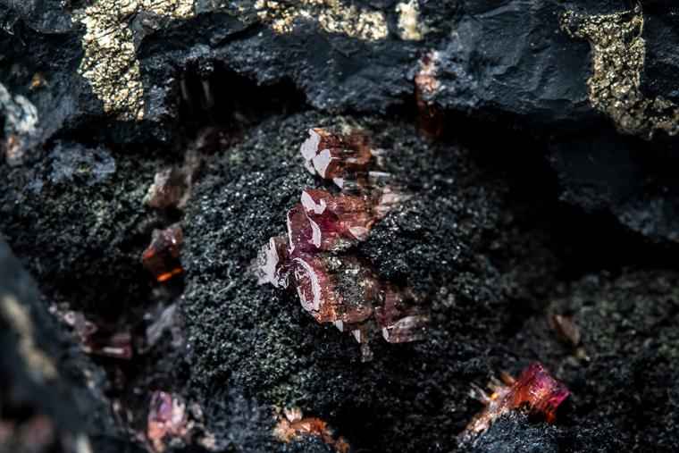 PHOSPHOSIDERITE with BARBOSALITE