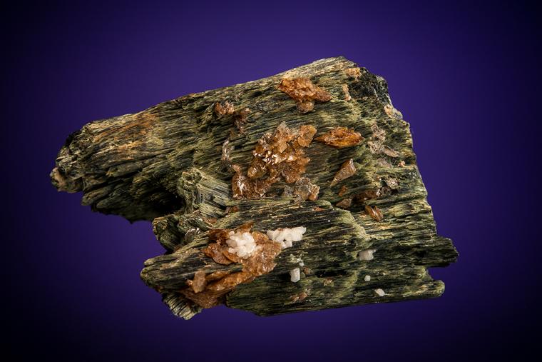 TITANITE on ACTINOLITE